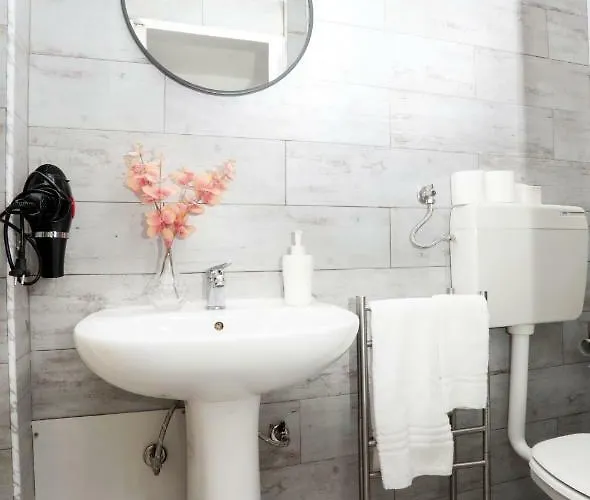 Interno1 Policlinico 3* باري